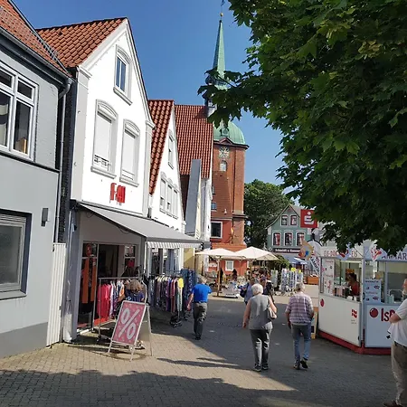 Schleibutt In - Stadtnah, Ruhig, Fahrradfreundlich, Mit E-auto Ladestation Und Eigenem Parkplatz